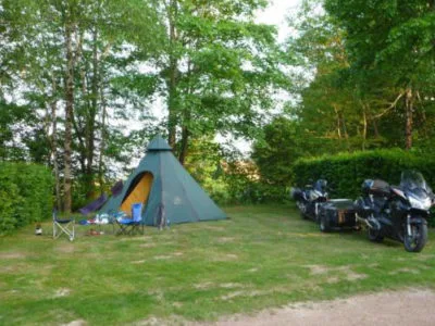 Camping Les Deux Rivières in La Celle-en-Morvan