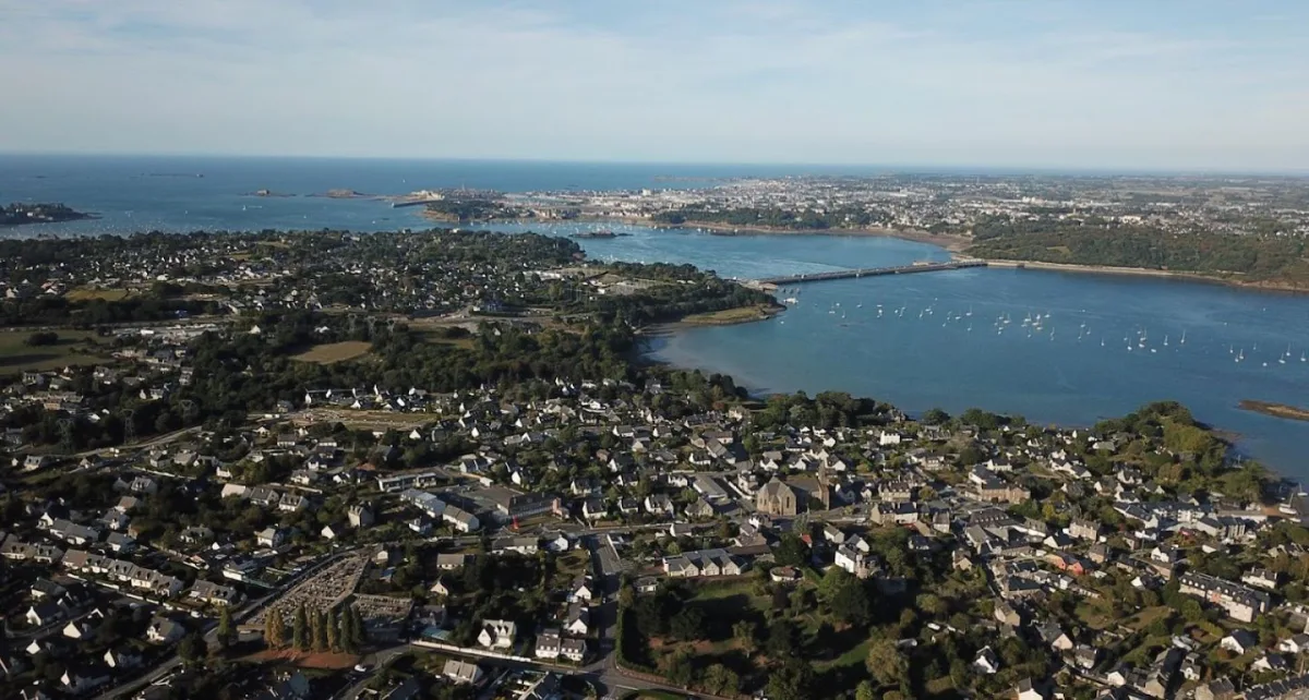 Camping Les Étangs in La Richardais