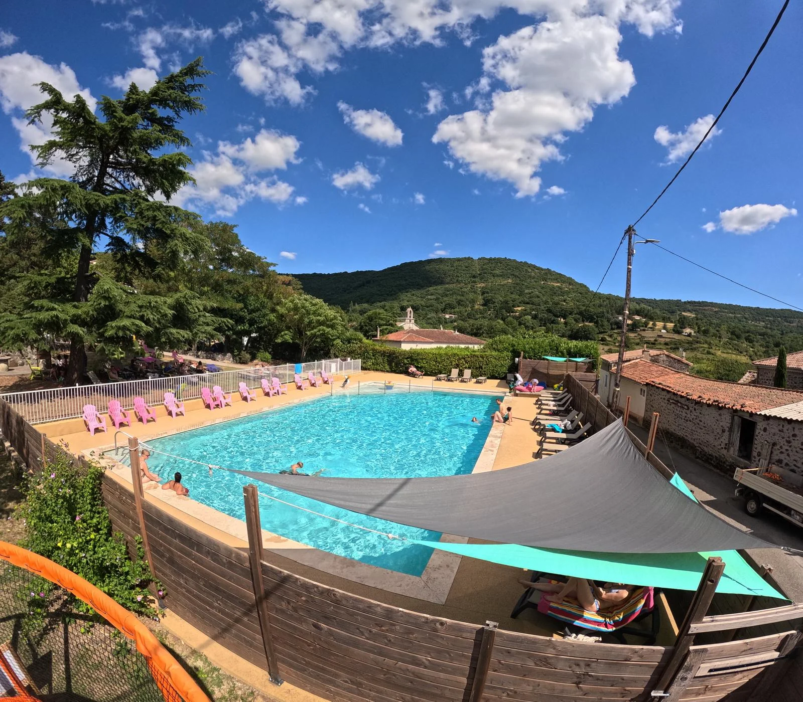 Camping Les Lavandes in Darbres