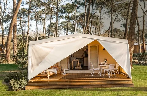 Camping Les Nobis in Montreuil-Bellay