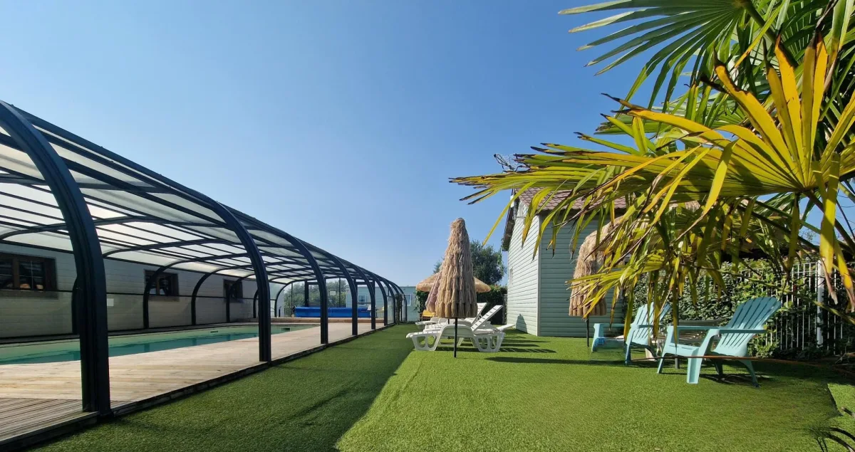 Camping Les P'Tites Maisons Dans La Prairie in Sallertaine