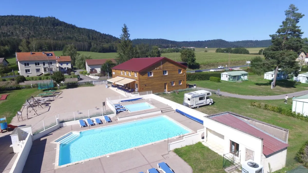 Camping Les Pinasses in La Chapelle-Devant-Bruyères