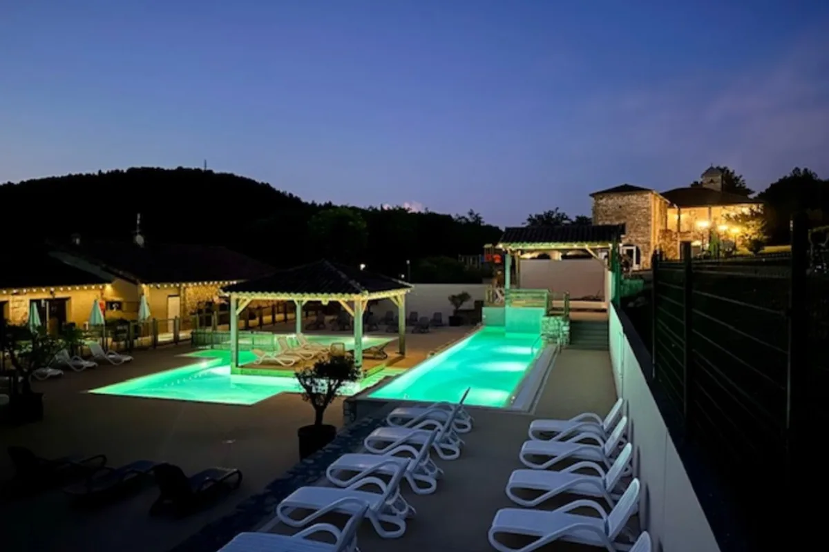 Camping Mazet Plage in Berrias-et-Casteljau