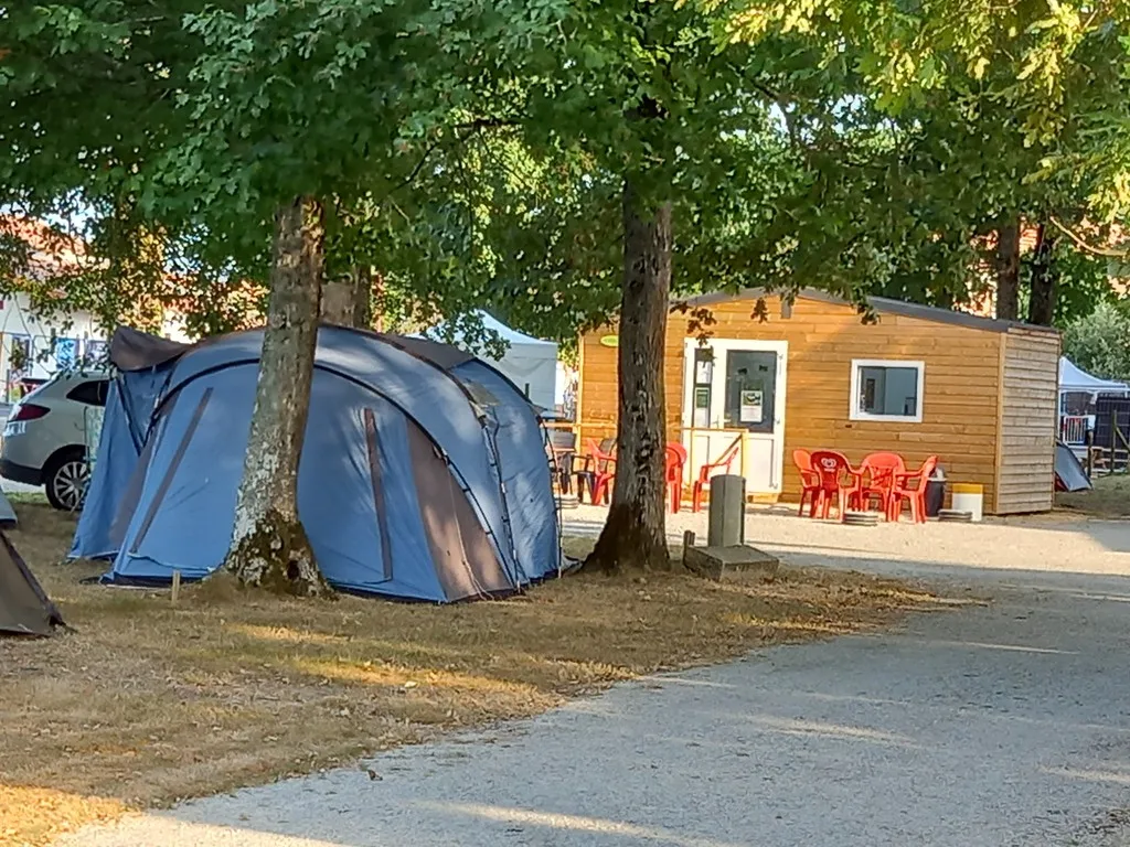 Camping Municipal De L'Étoile- Saint Hilaire De Chaleons