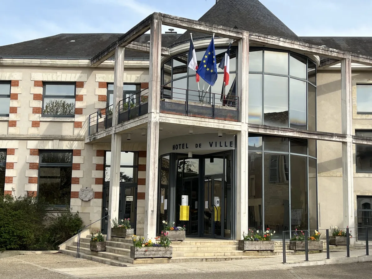 Camping Municipal De Vauchiron in Lusignan