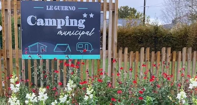 Camping Municipal Du Borg Nehué in Le Guerno