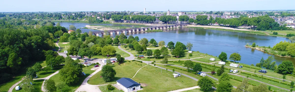 Camping Municipal Val De Flux in Beaugency