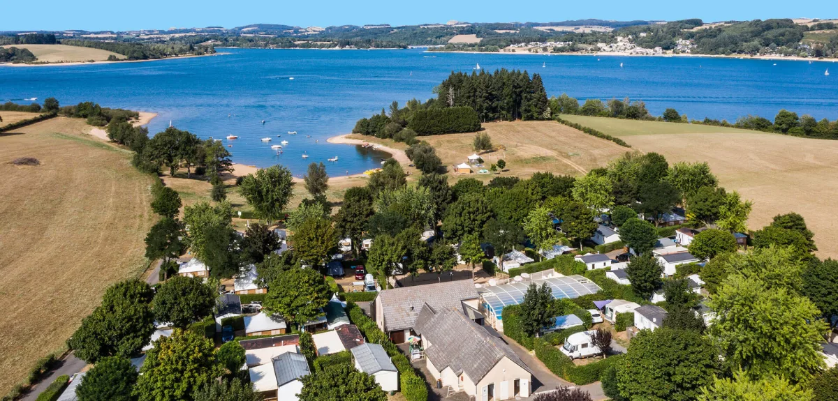 Camping Parc Du Charouzech in Salles-Curan