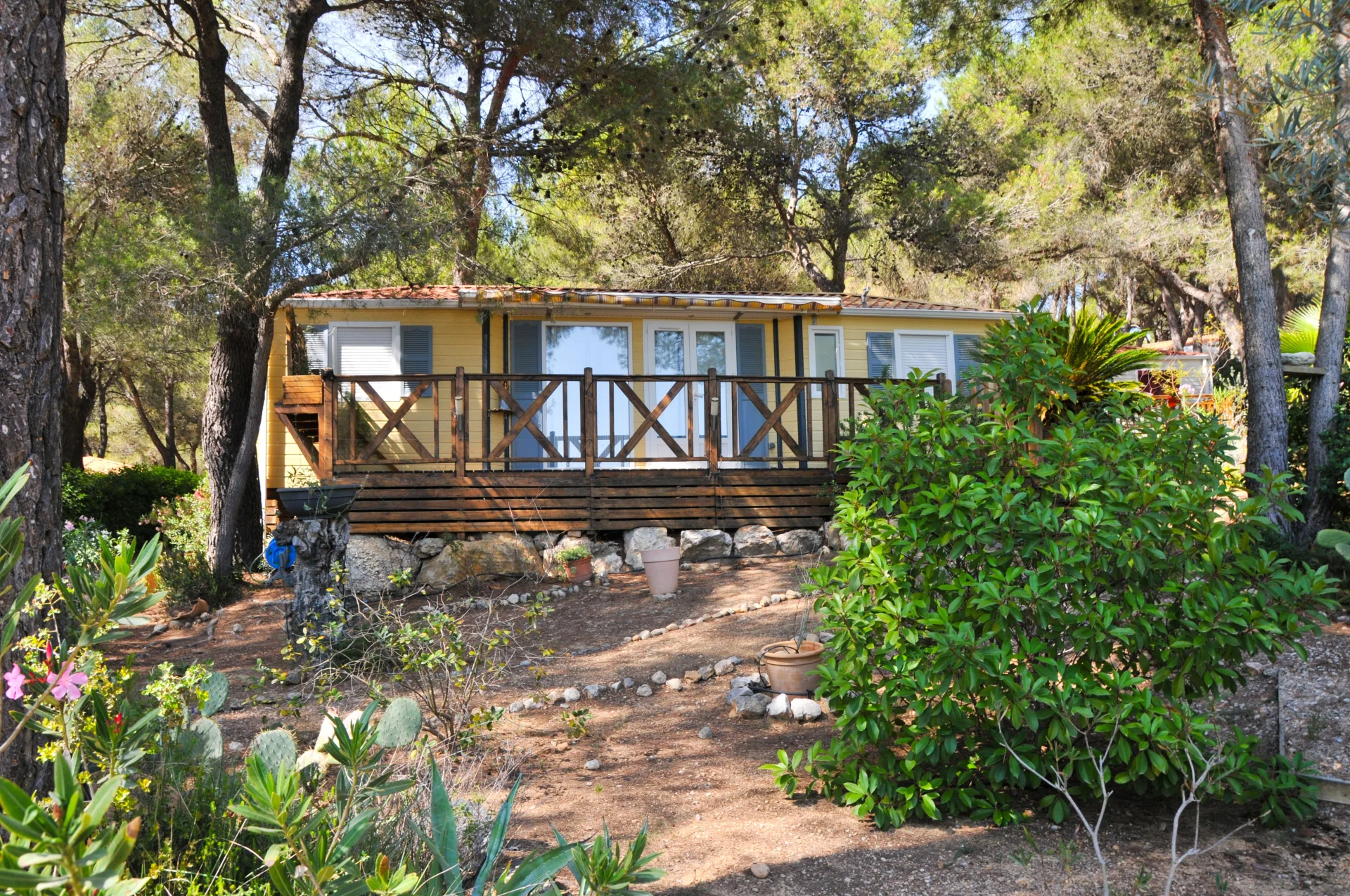 Camping Résidentiel La Pinède in Castelnau-de-Guers — Foto 10