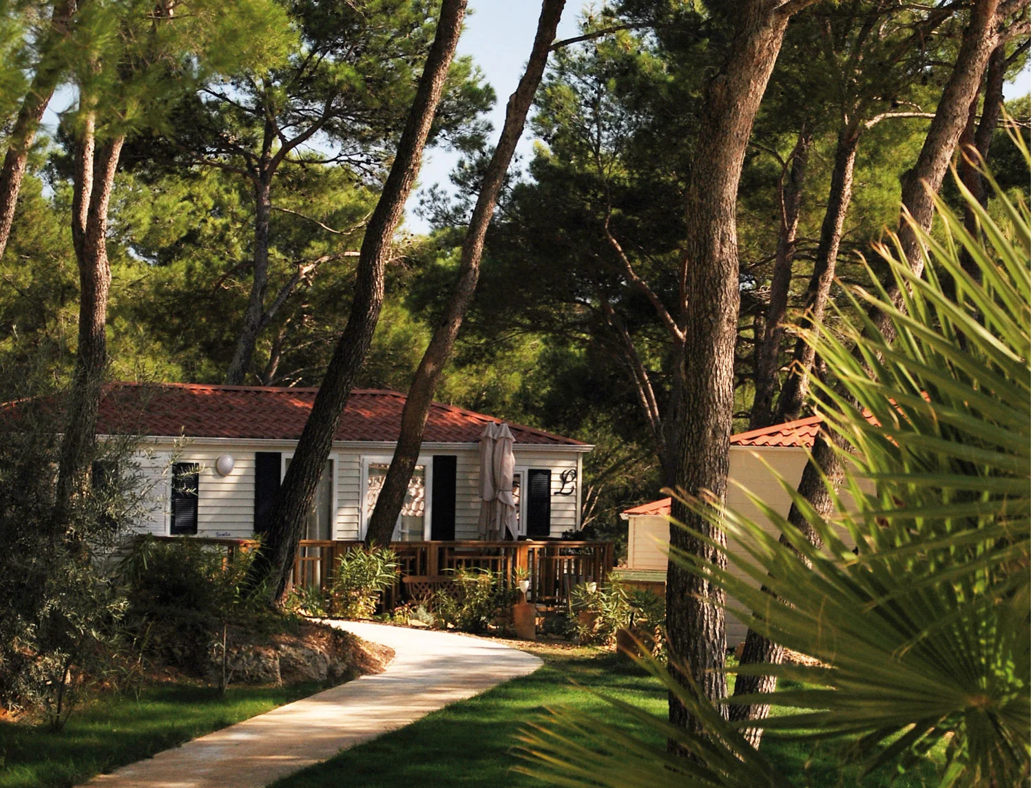 Camping Résidentiel La Pinède in Castelnau-de-Guers — Foto 4