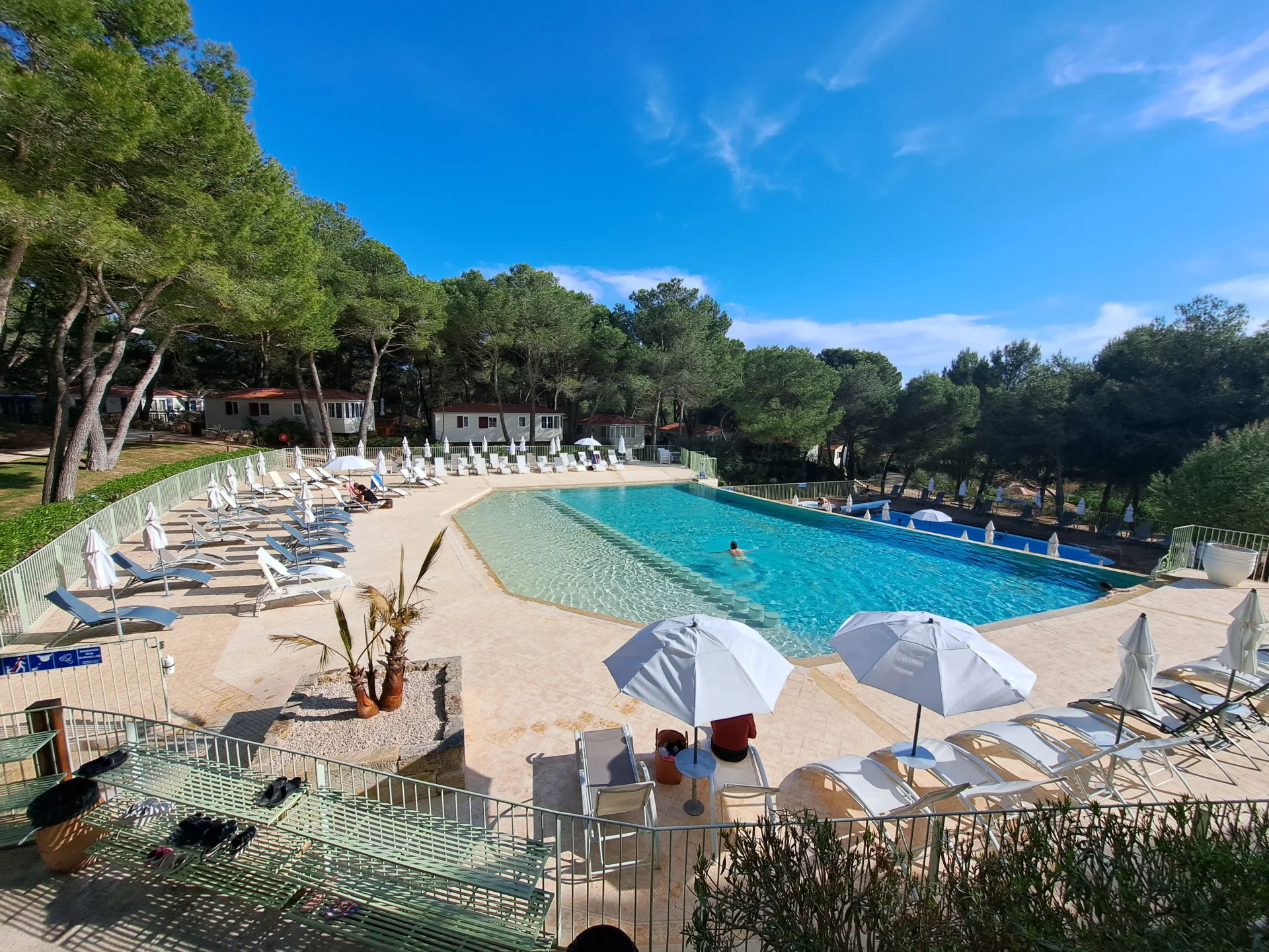 Camping Résidentiel La Pinède in Castelnau-de-Guers — Foto 2