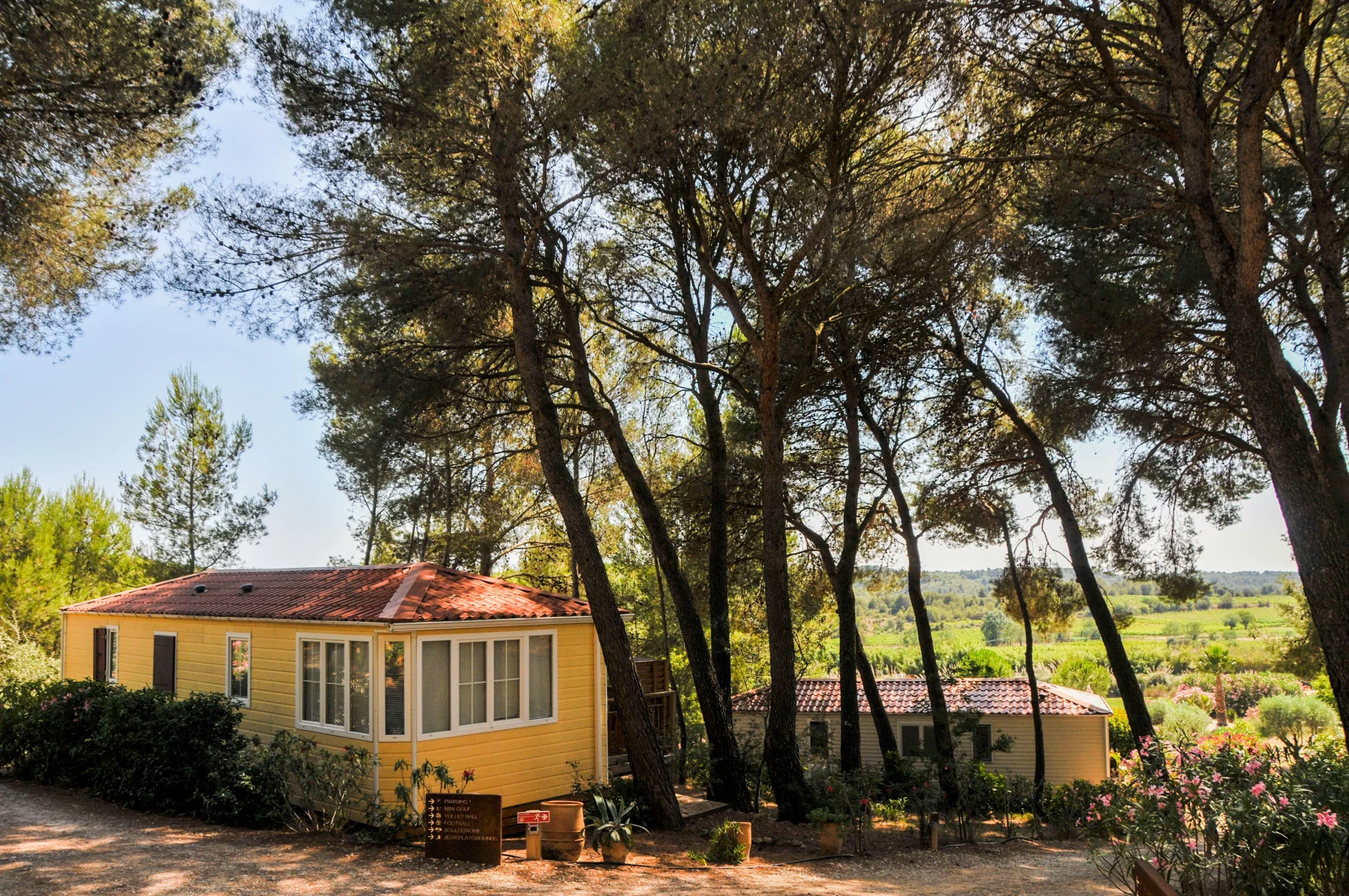 Camping Résidentiel La Pinède in Castelnau-de-Guers — Foto 11