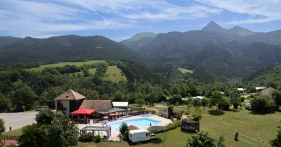 Camping Belle Roche in Lalley