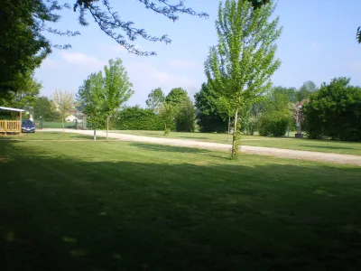 Camping De L’Étang De La Varenne in Morée