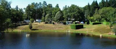 Camping Des Bruyères in Auriac
