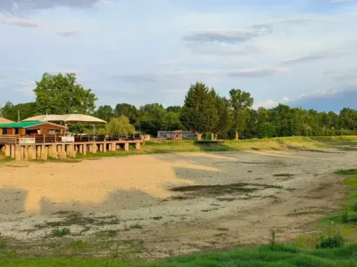 Camping Des Lacs in Merville