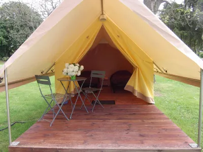 Camping des Lancières in Rogny-les-Sept-Écluses