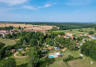 Camping Des Papillons in Lalizolle