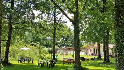 Camping Du Bois De Saint Hilaire in Chalandray