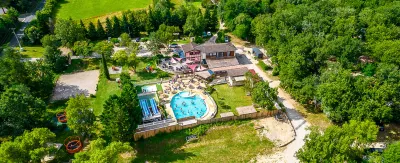 Camping Du Chêne Vert in Castelnau-de-Montmiral
