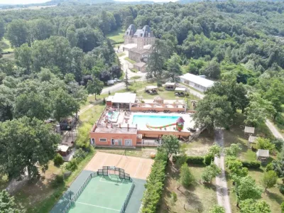 Camping Du Domaine De Senaud in Albon