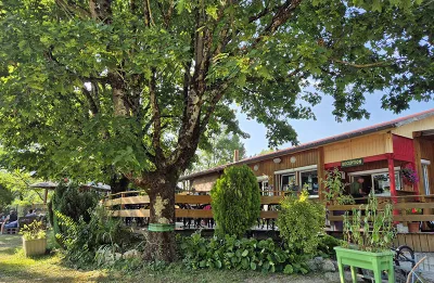 Camping Du Haut-Rhône in Seyssel