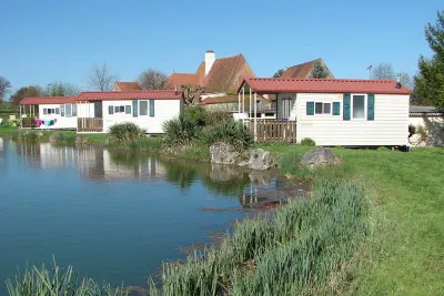 Camping Du Moulin De Collonge in Saint-Boil