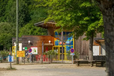 Camping Espace Hermeline in Bussière-Galant