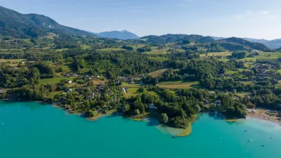 Camping Huttopia Domaine Du Lac à Lépin-le-Lac