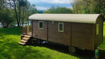 Camping L'Émeraude Du Lac in Cunlhat