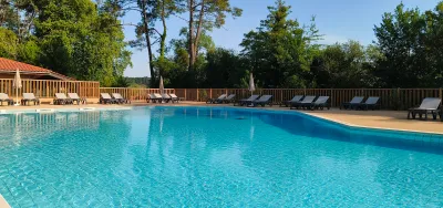Camping L'Étang Blanc in Seignosse