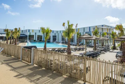 Camping la Capricieuse 5 étoiles en Normandie — Luc-sur-Mer france