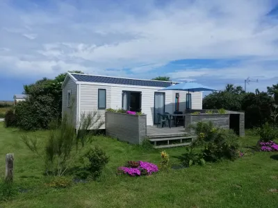 Camping La Ferme Du Bord De Mer in Gatteville-le-Phare