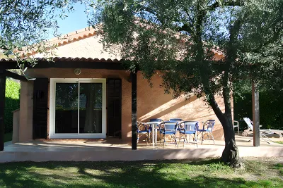 Camping La Ferme Riola in Contes