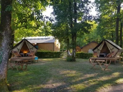 Camping La Forêt in Sillé-le-Guillaume