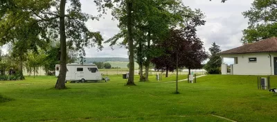 Camping La Montagne De Reims in Val-de-Vesle
