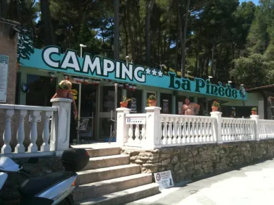 Camping La Pinède in Cornillon-Confoux