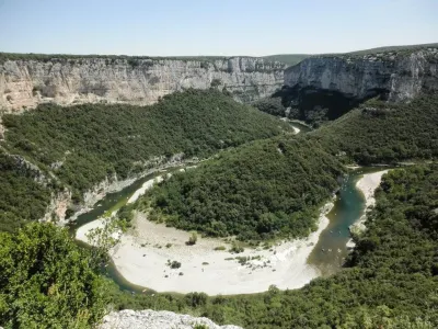 Camping La Plage Des Templiers in Saint-Remèze