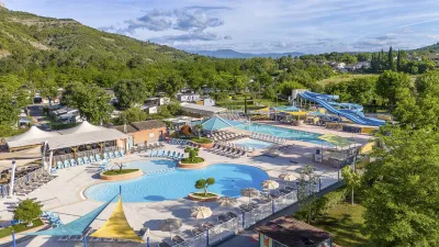Camping La Plage Fleurie à Vallon-Pont-d'Arc