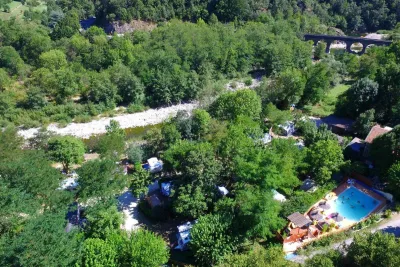 Camping Le Barutel in Meyras