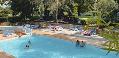 Camping Le Bois Des Roches in Bouchet