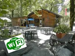 Camping Le Bois Joli in Bois-de-Céné