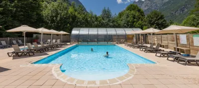 Camping Le Château De Rochetaillée in Le Bourg-d'Oisans