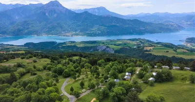 Camping Le Clos Du Lac in Saint-Apollinaire