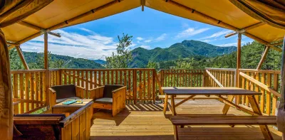 Camping Le Clot Du Jay in Clamensane