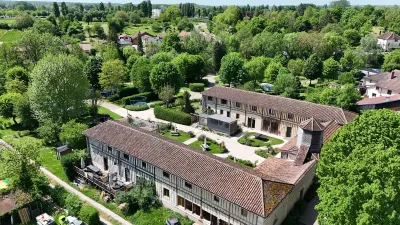 Camping Le Colombier in Dienville
