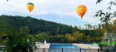 Camping Le Convivial in Saint-Martial-de-Nabirat