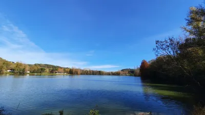 Camping Le Domaine Du Lac De Néguenou in Prayssas