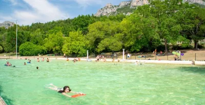 Camping Le Domaine Du Petit Lac in Moustiers-Sainte-Marie