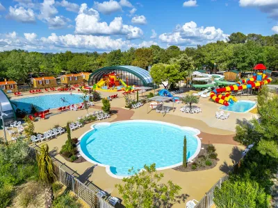 Camping Le Domaine Les Pinèdes Du Luberon in Pertuis